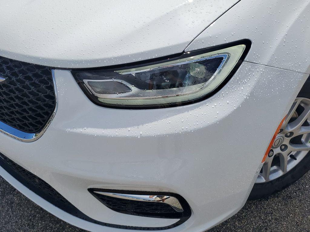 new 2026 Chrysler Pacifica car, priced at $37,038