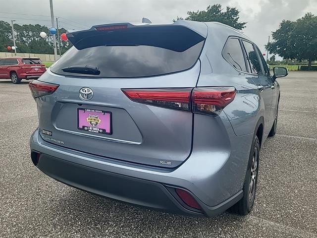 used 2023 Toyota Highlander car, priced at $39,800