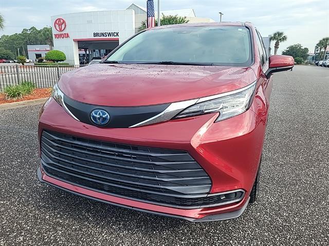 used 2021 Toyota Sienna car, priced at $37,900