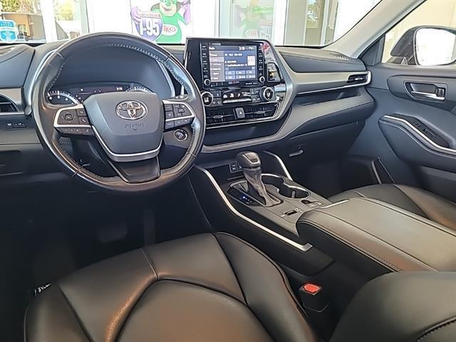 used 2022 Toyota Highlander car, priced at $33,000