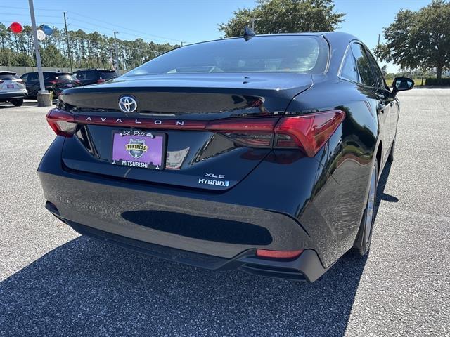 used 2022 Toyota Avalon Hybrid car, priced at $28,500