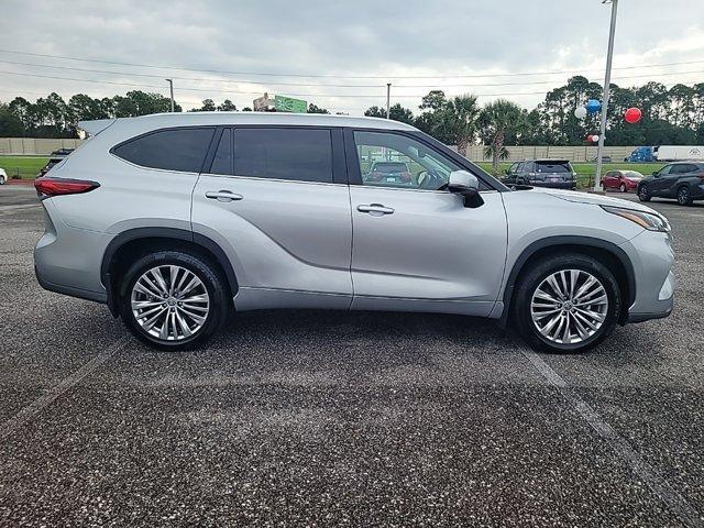 used 2022 Toyota Highlander car, priced at $46,262