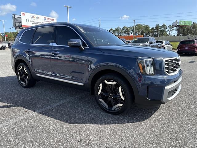 used 2023 Kia Telluride car, priced at $35,400