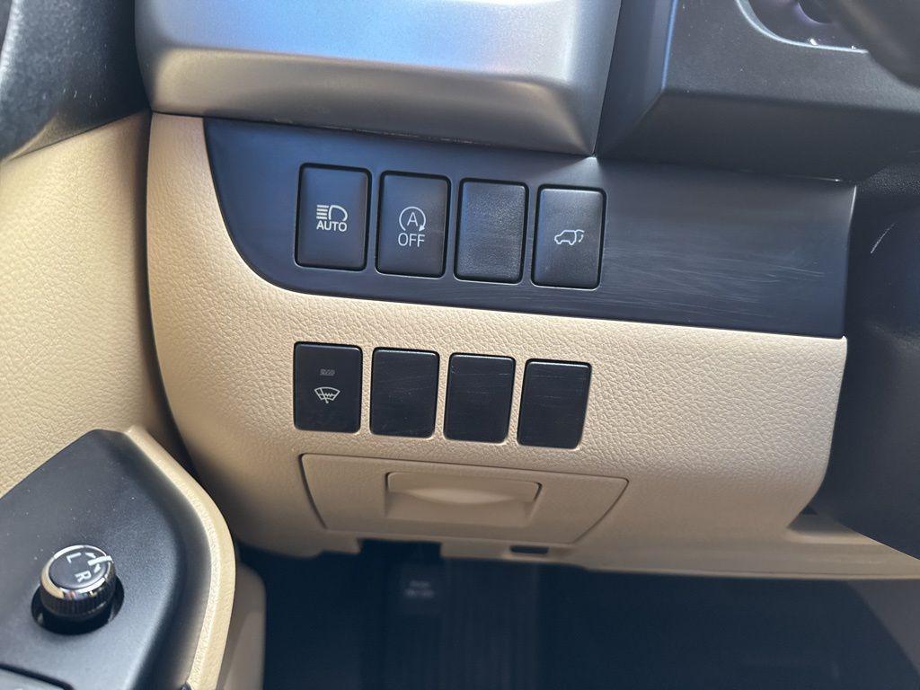 used 2017 Toyota Highlander car, priced at $21,950