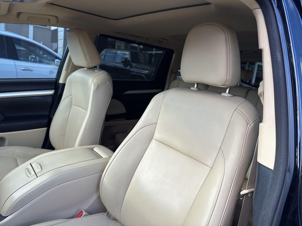 used 2017 Toyota Highlander car, priced at $21,950