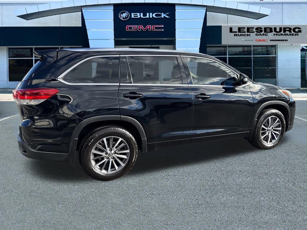 used 2017 Toyota Highlander car, priced at $21,950