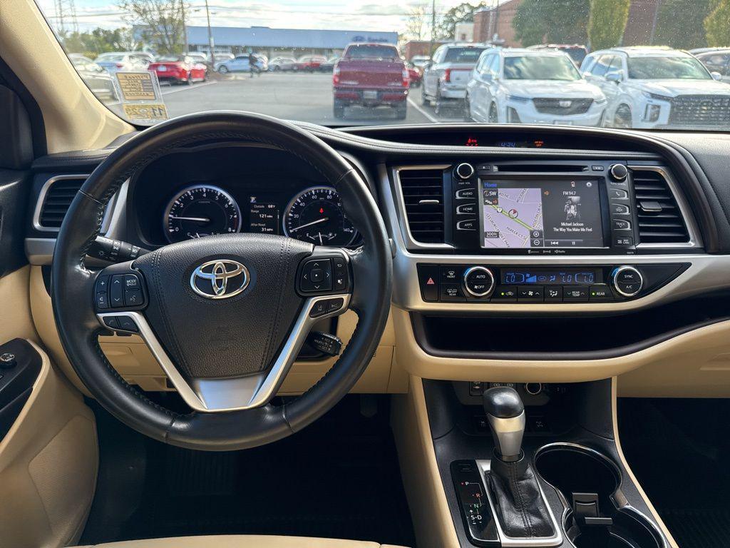 used 2017 Toyota Highlander car, priced at $21,950