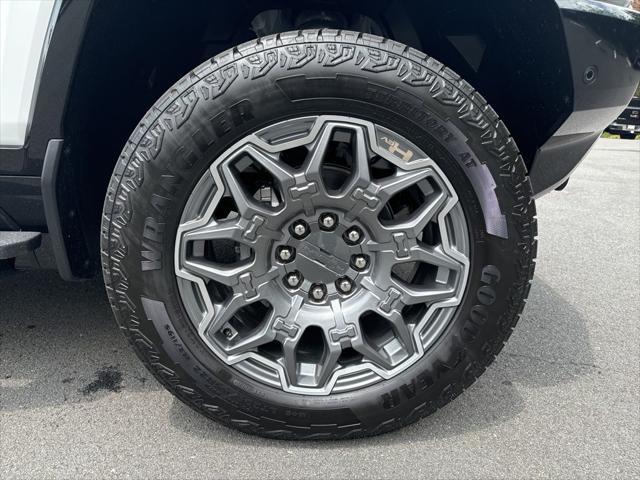 new 2025 GMC HUMMER EV Pickup car