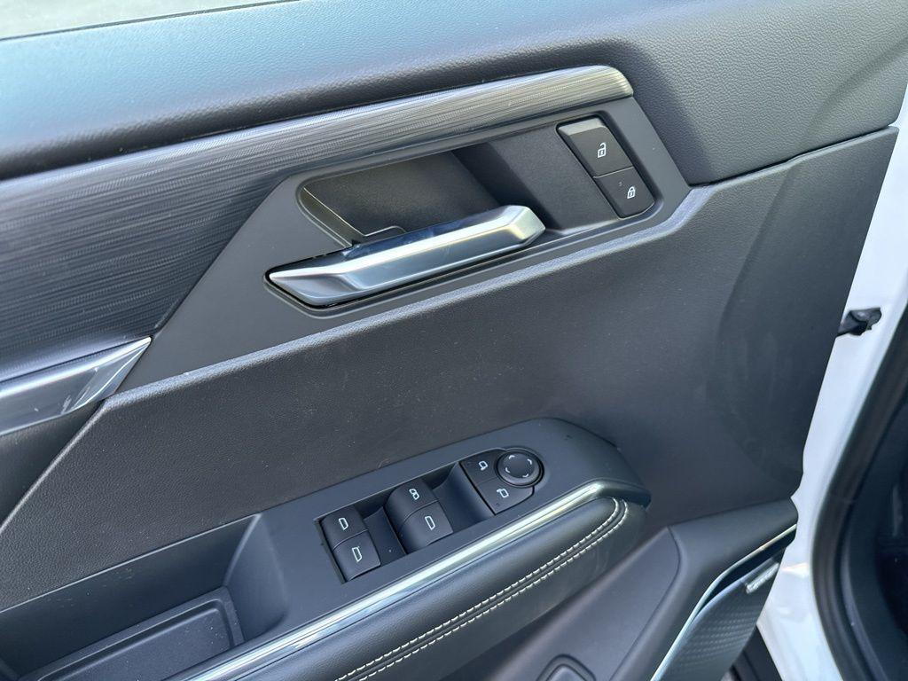 new 2025 GMC Acadia car, priced at $43,145