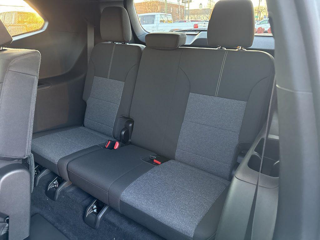 new 2025 GMC Acadia car, priced at $43,145