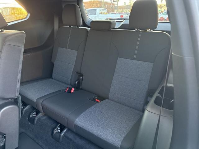 new 2025 GMC Acadia car, priced at $45,250