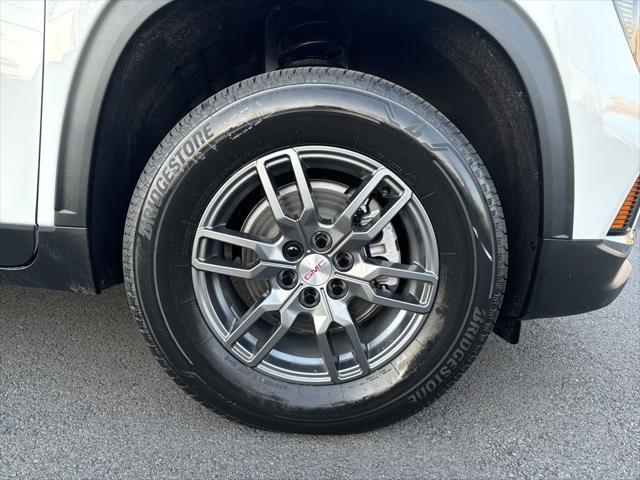 new 2025 GMC Acadia car, priced at $45,250