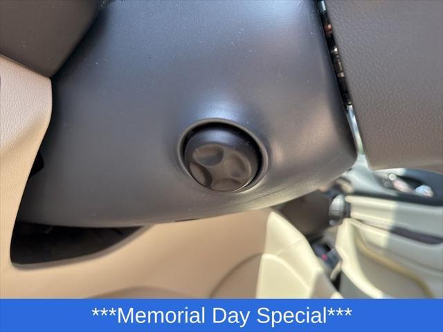 used 2022 GMC Acadia car, priced at $31,999