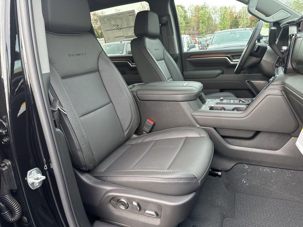 new 2025 GMC Sierra 2500 car, priced at $75,585