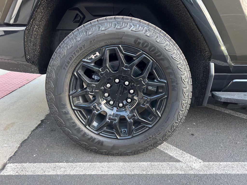 new 2025 GMC HUMMER EV Pickup car, priced at $87,820