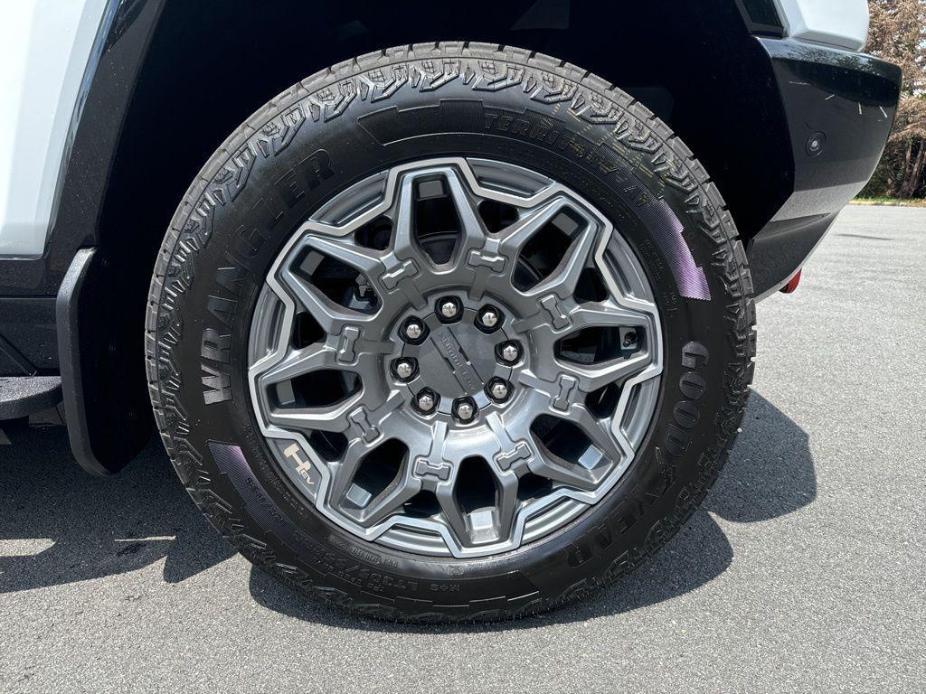 new 2025 GMC HUMMER EV SUV car, priced at $96,889