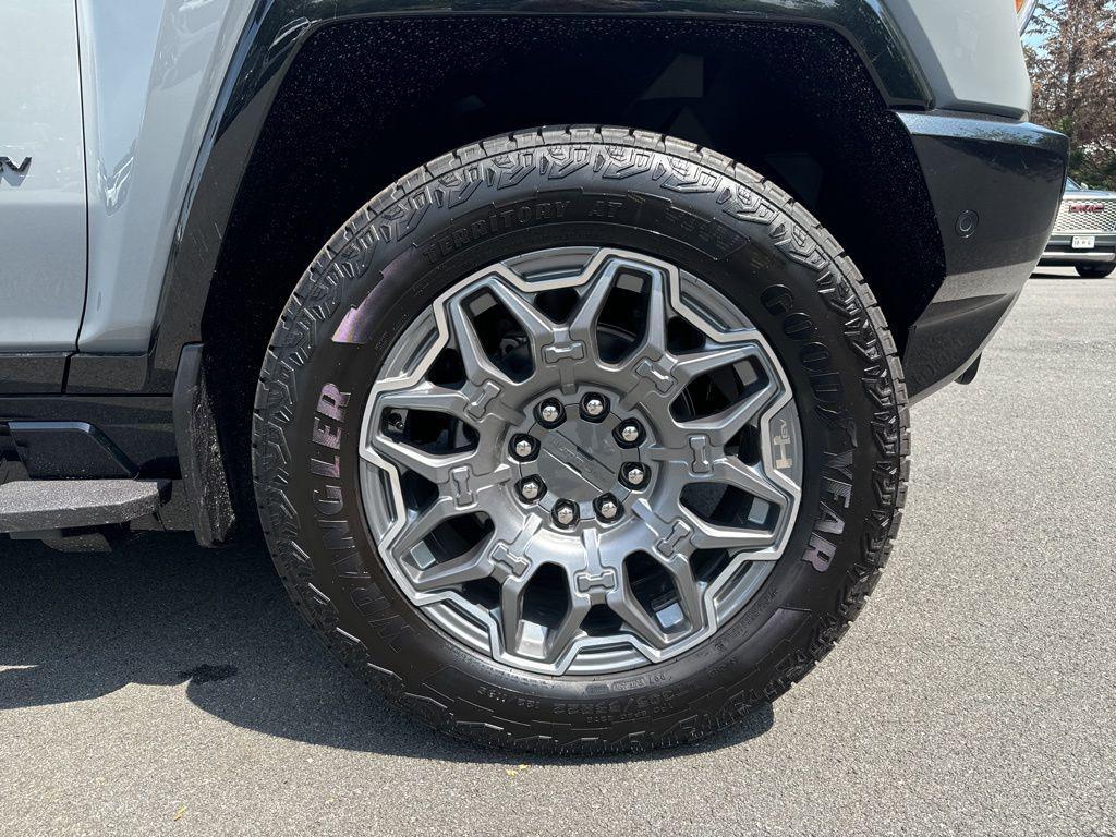 new 2025 GMC HUMMER EV Pickup car, priced at $96,419