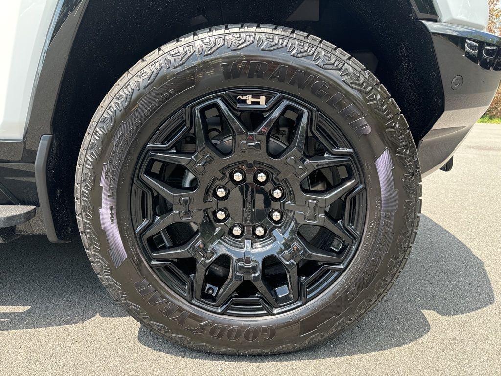new 2025 GMC HUMMER EV Pickup car, priced at $87,694