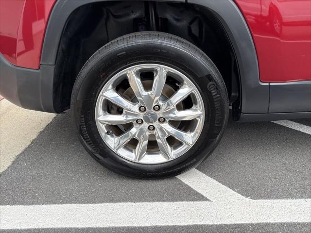 used 2014 Jeep Cherokee car, priced at $12,994