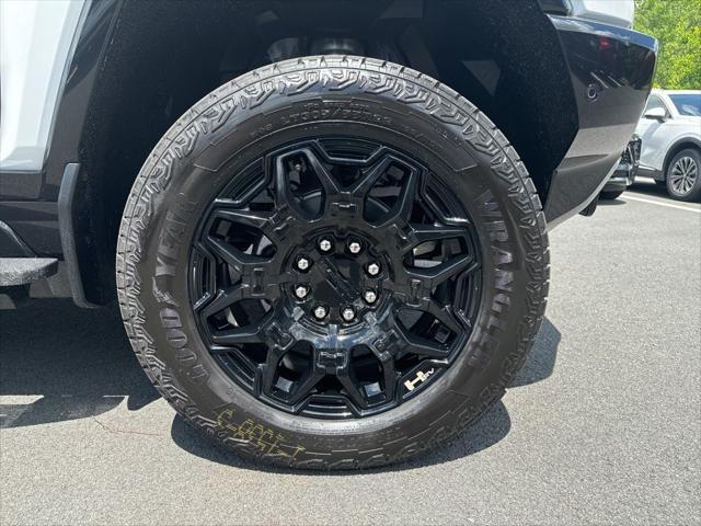 new 2025 GMC HUMMER EV SUV car