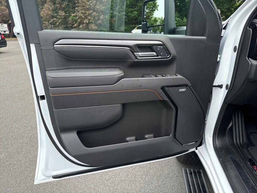 new 2025 GMC Sierra 2500 car, priced at $83,019