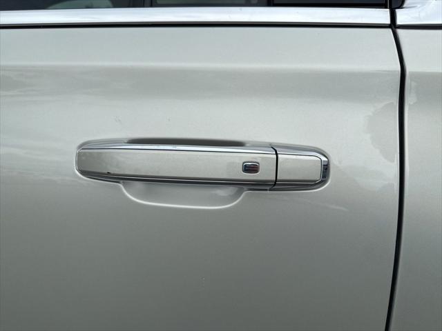 used 2016 GMC Yukon XL car, priced at $21,999