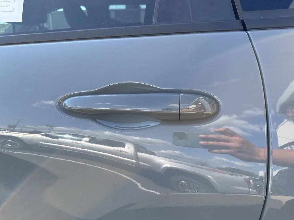 used 2019 Jeep Cherokee car, priced at $18,500