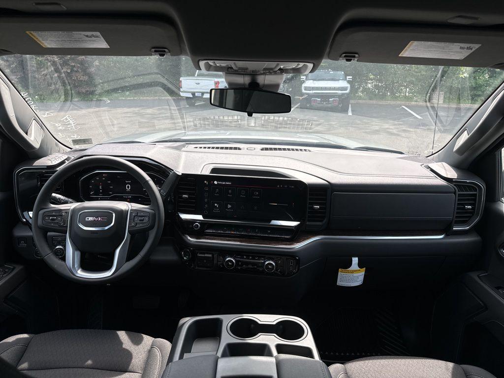 new 2025 GMC Sierra 1500 car, priced at $52,140