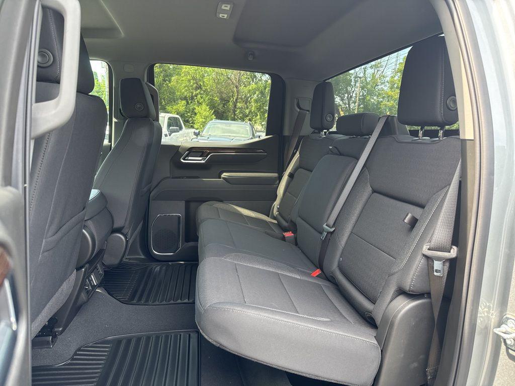 new 2025 GMC Sierra 1500 car, priced at $52,140