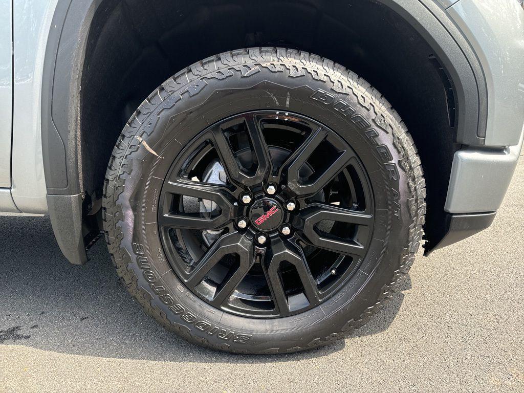 new 2025 GMC Sierra 1500 car, priced at $52,140