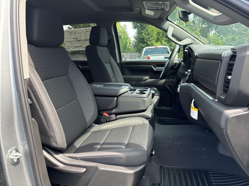 new 2025 GMC Sierra 1500 car, priced at $52,140