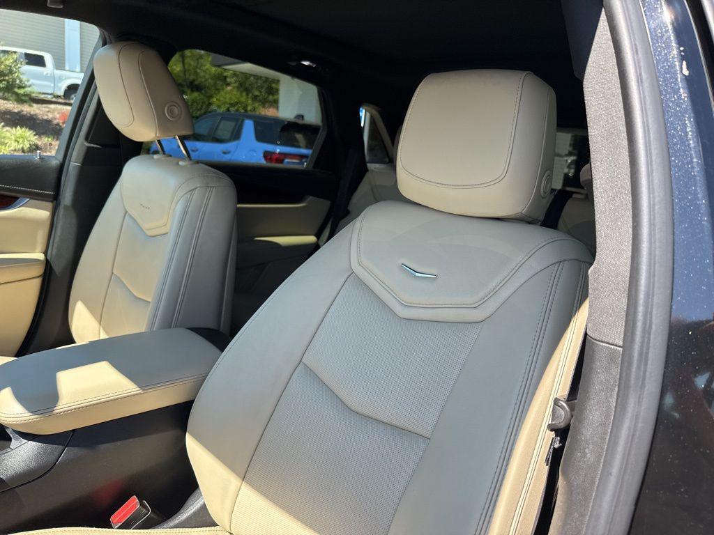 used 2018 Cadillac XT5 car, priced at $18,301