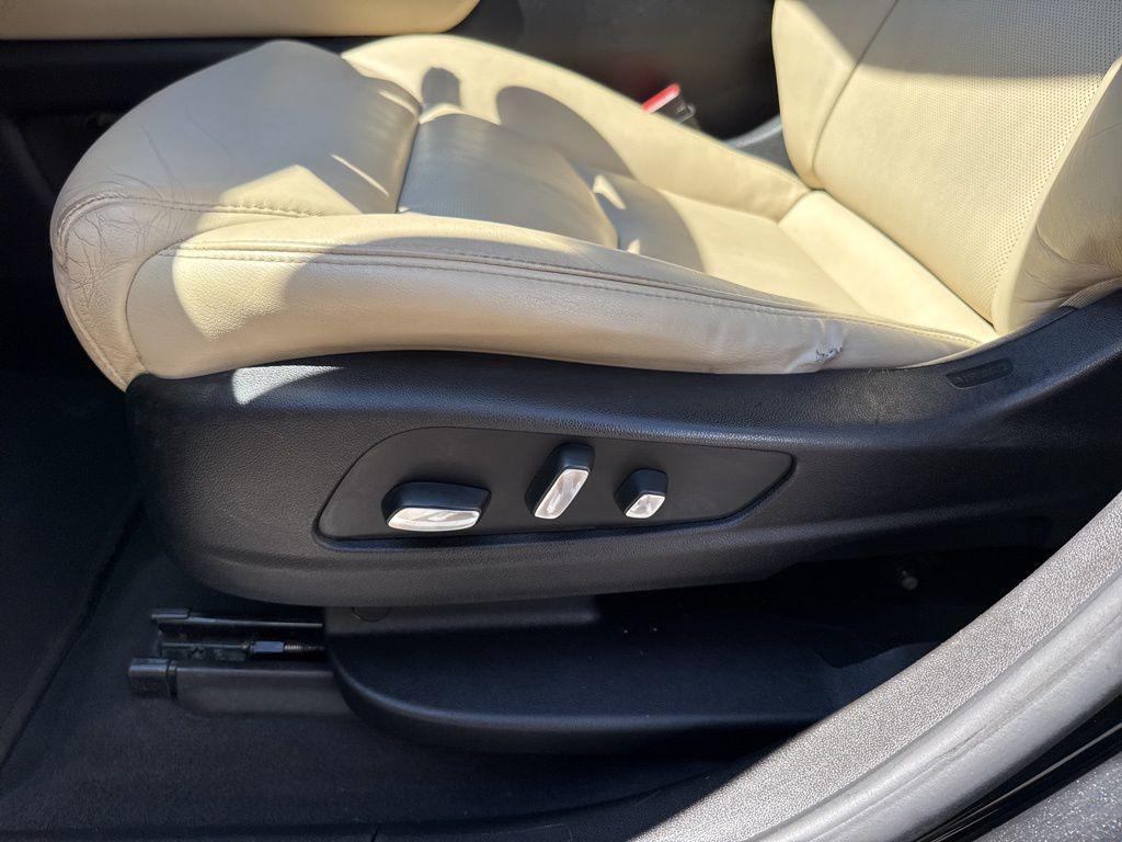 used 2018 Cadillac XT5 car, priced at $18,301
