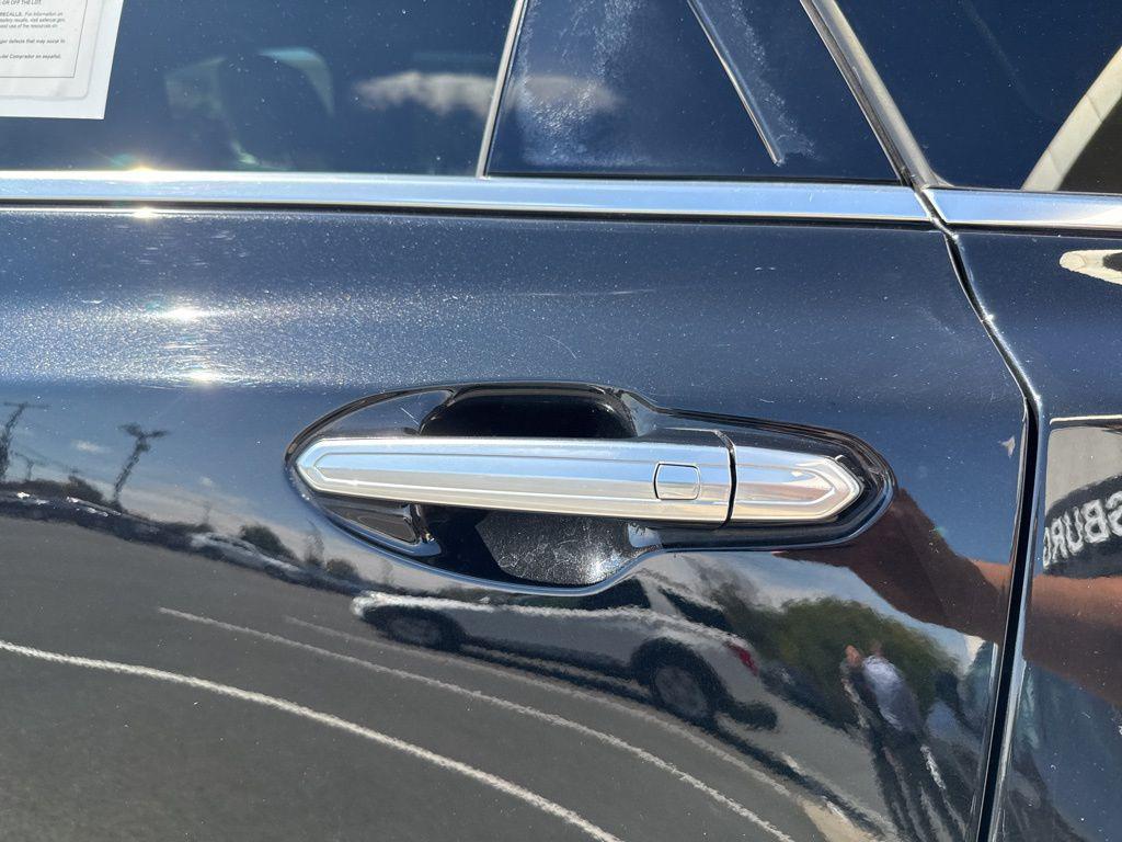 used 2018 Cadillac XT5 car, priced at $18,301
