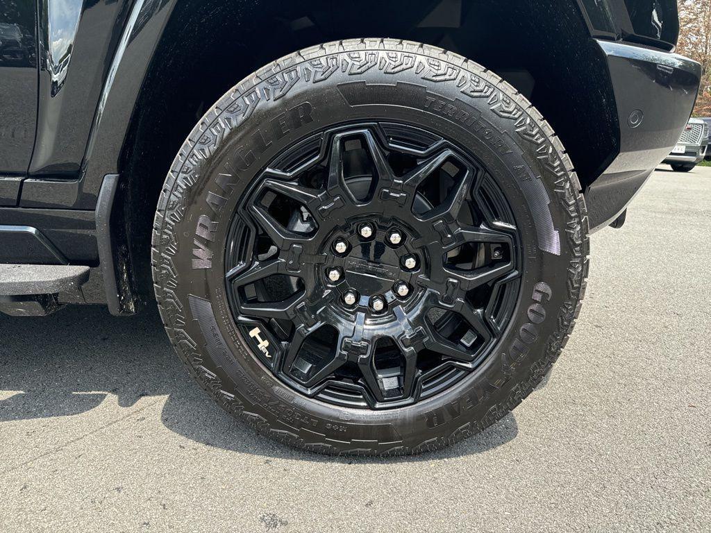 new 2025 GMC HUMMER EV Pickup car, priced at $88,189