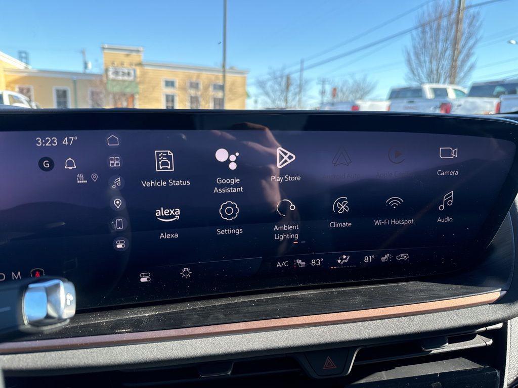 new 2025 Buick Envision car, priced at $39,995