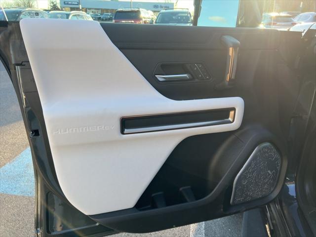 new 2025 GMC HUMMER EV Pickup car, priced at $98,995