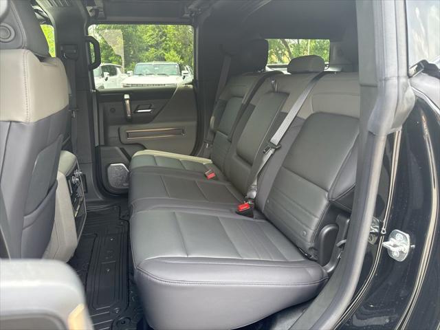 new 2025 GMC HUMMER EV SUV car