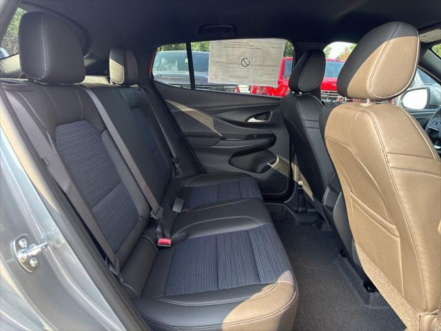 new 2025 Buick Envista car