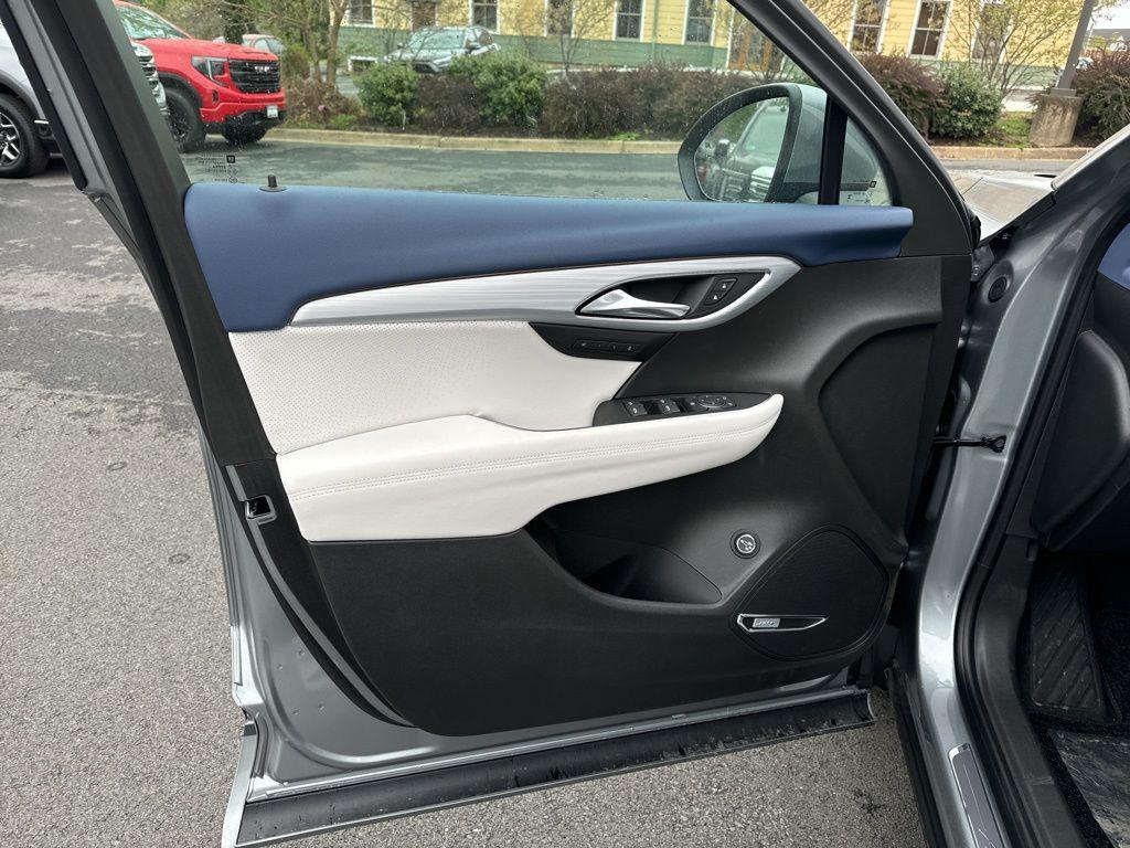 new 2025 Buick Envision car, priced at $43,995