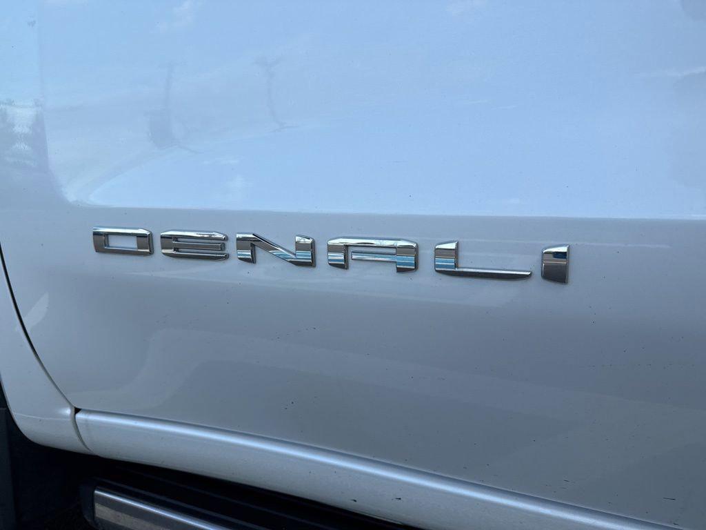 used 2022 GMC Sierra 1500 car, priced at $45,499