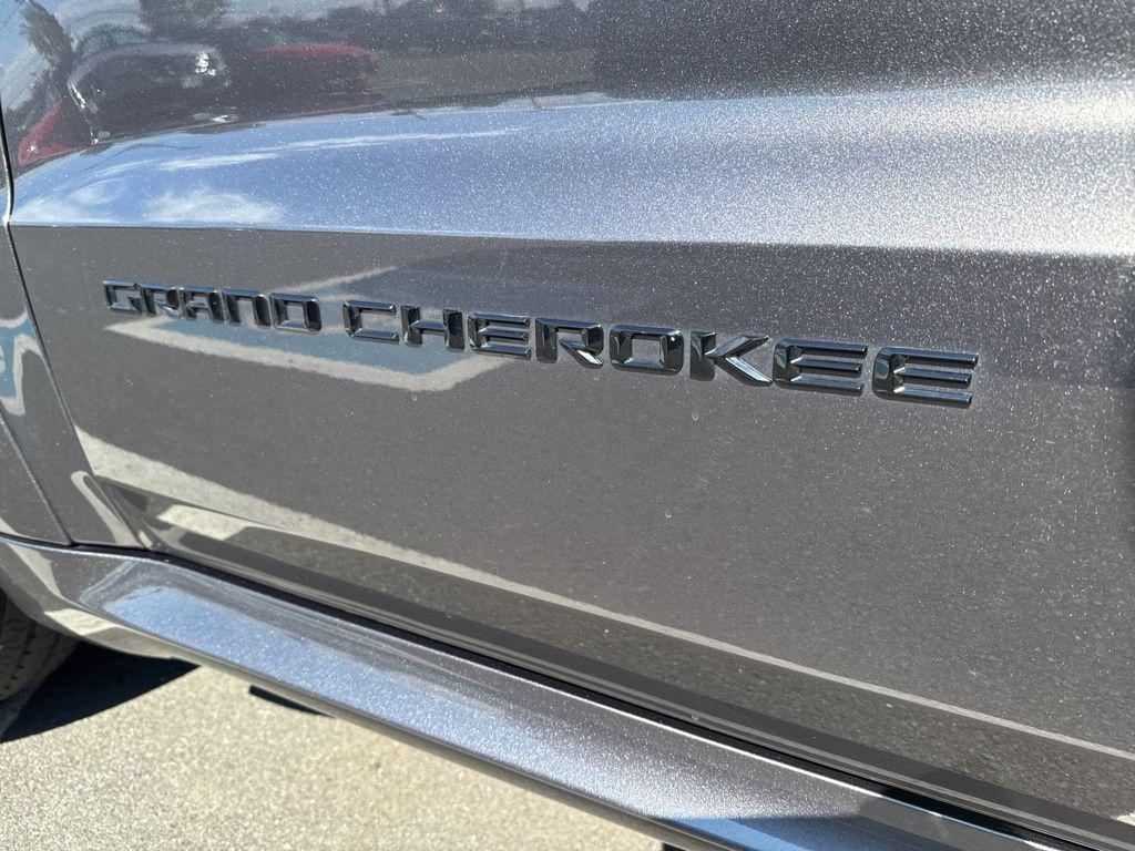 used 2016 Jeep Grand Cherokee car, priced at $21,361