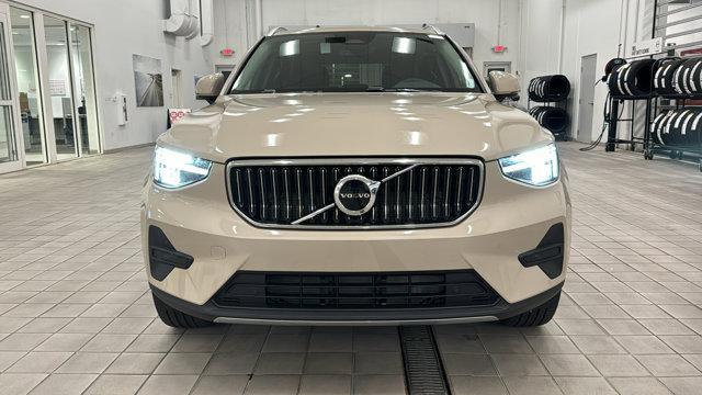 new 2025 Volvo XC40 car, priced at $44,800