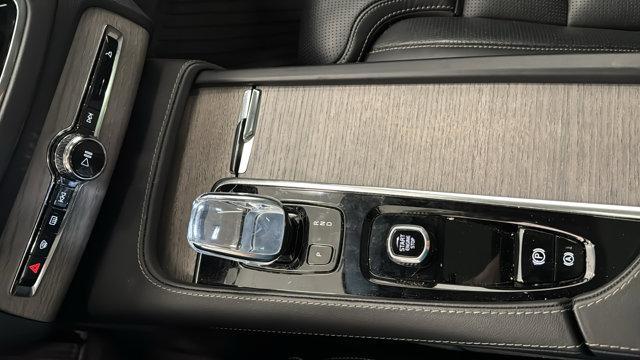 used 2022 Volvo XC90 Recharge Plug-In Hybrid car, priced at $40,900