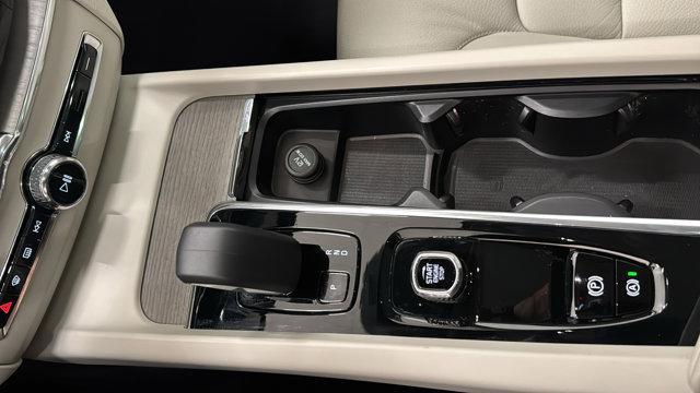 used 2023 Volvo XC60 Recharge Plug-In Hybrid car, priced at $42,400