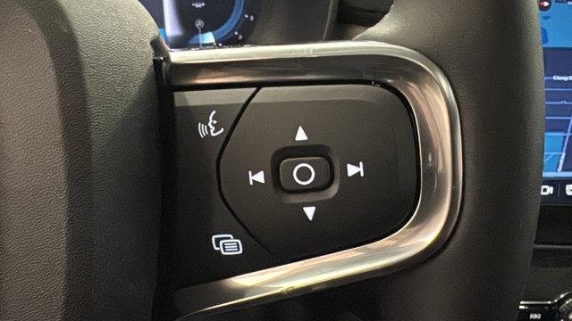 new 2025 Volvo XC40 car, priced at $51,565