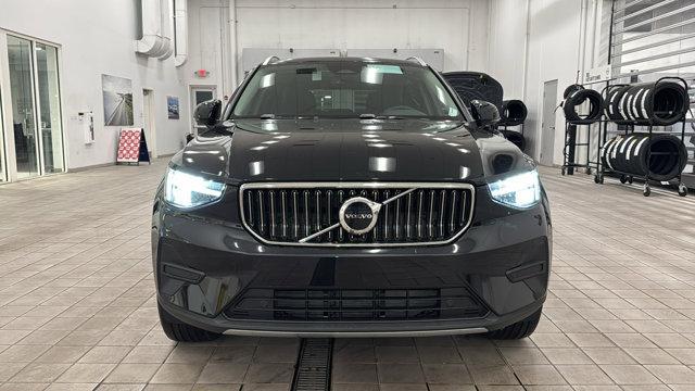 new 2025 Volvo XC40 car, priced at $46,015