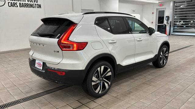 new 2025 Volvo XC40 car, priced at $49,790