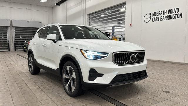 new 2025 Volvo XC40 car, priced at $46,015