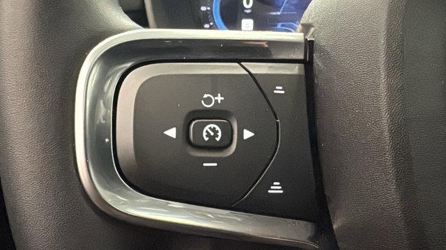 new 2025 Volvo XC40 car, priced at $45,335